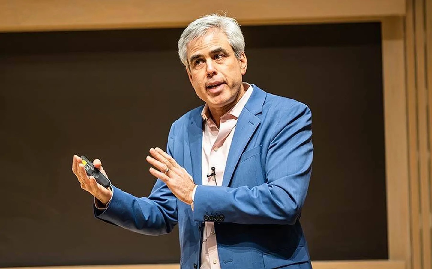 Jonathan Haidt în podcastul lui Rich Roll: Regândind smartphone-urile și sănătatea mintală a copiilor