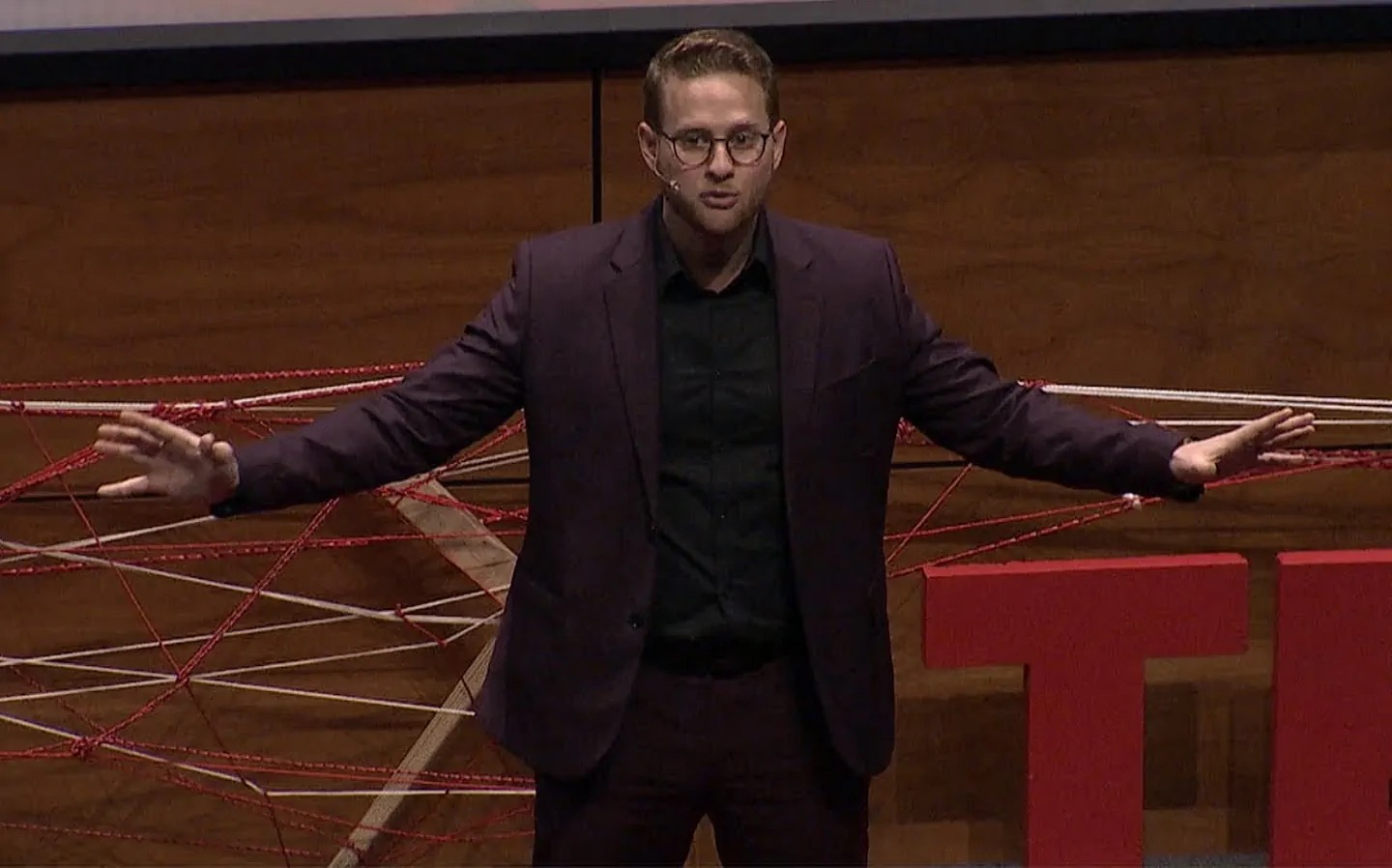 Un Ted Talk al unui psihiatru despre psihologia dependenței de telefon