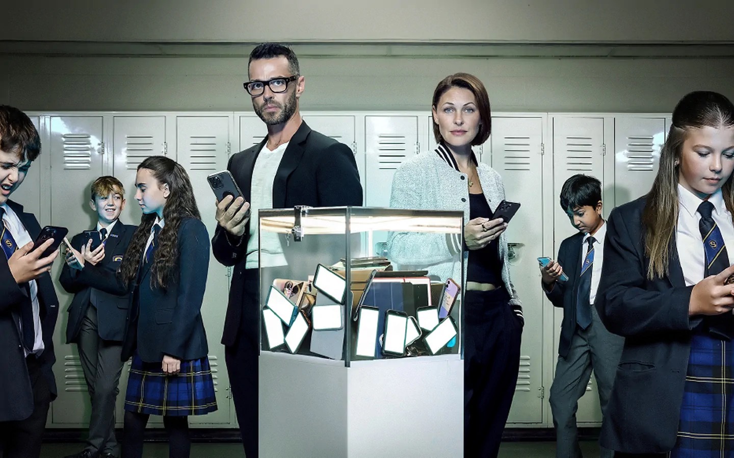 „Swiped”: documentarul de neratat care explorează impactul smartphone-urilor asupra copilăriei